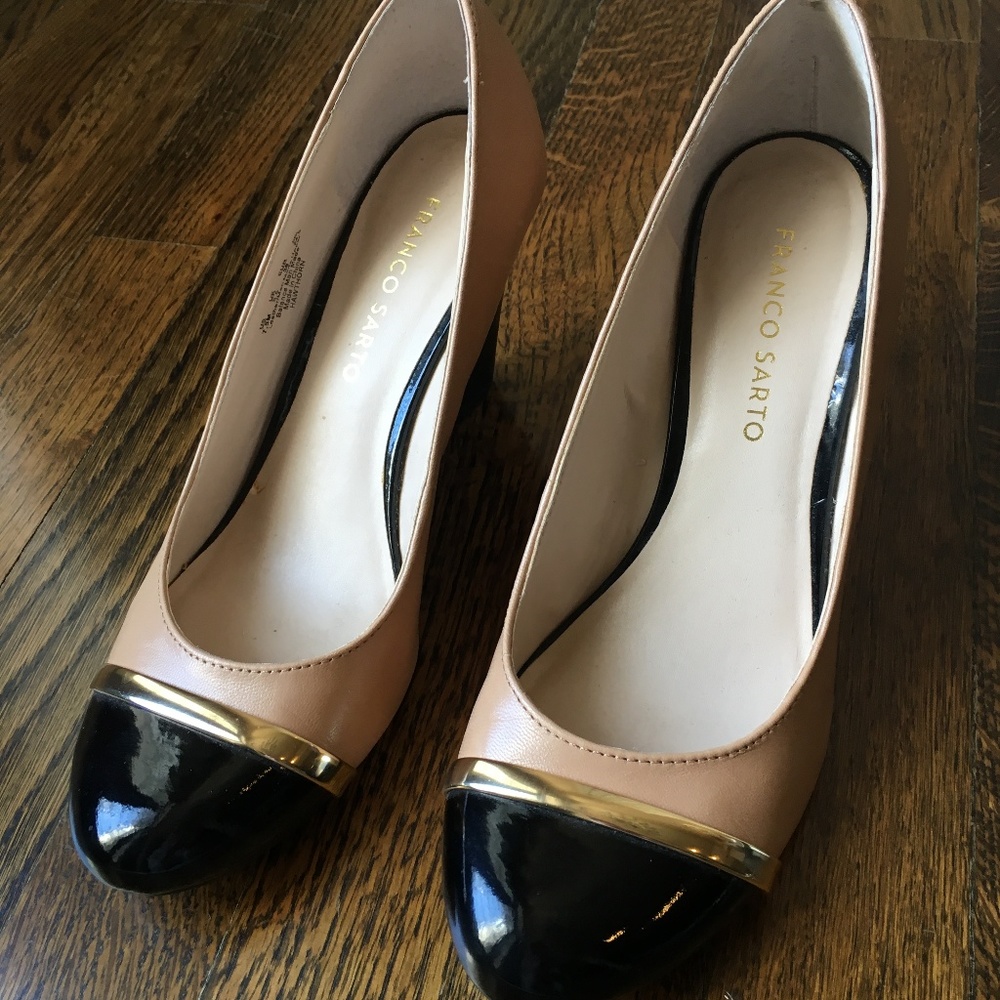 Franco Sarto Patent Leather Wedges Tan, Black Gold